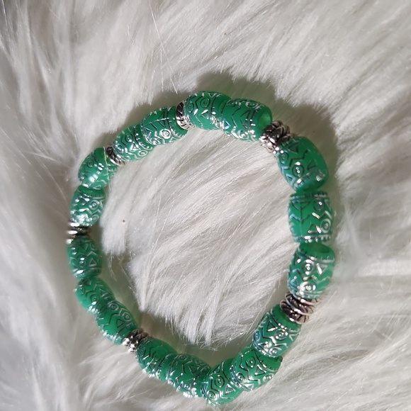 Handcrafted beaded bracelet - Picture 2 of 4